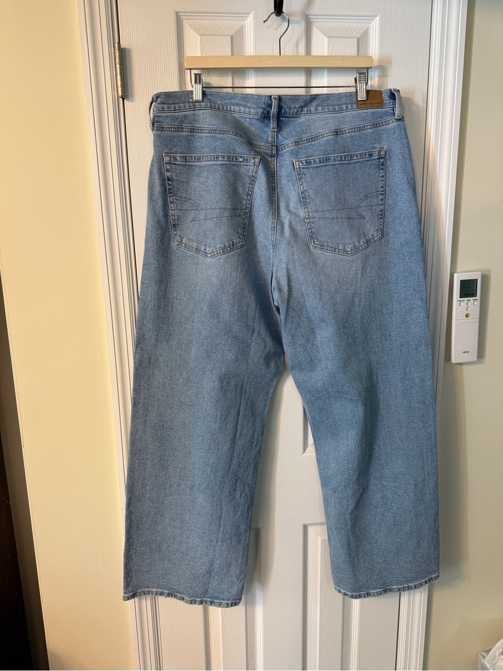 American Eagle High Rise Stovepipe Jeans Light Wash Size 18 Tall - Picture 2 of 6